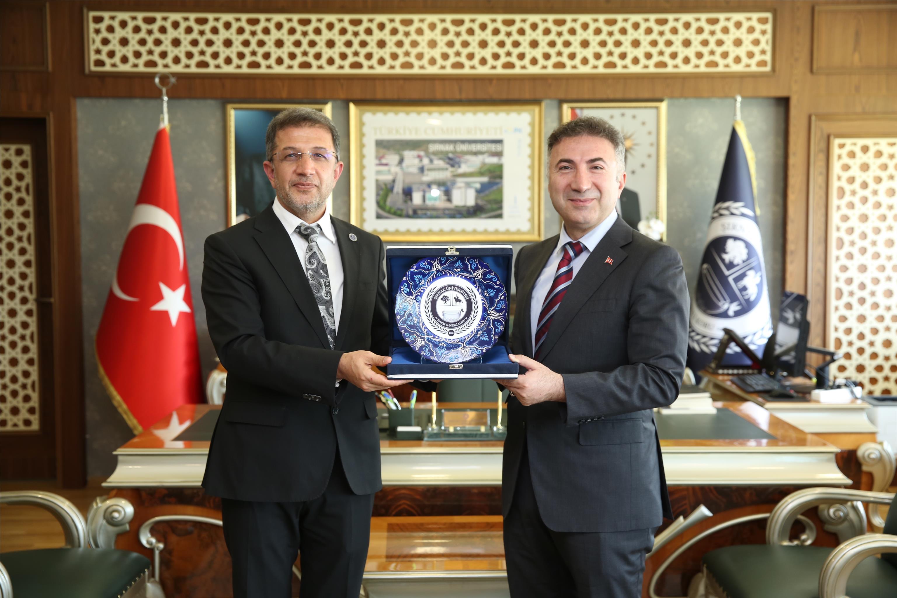 batman-universitesi-rektoru-prof-dr-idris-demir-den-rektor-alkis-a-ziyaret