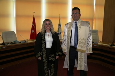 Meliha Uzun Doçentlik cübbesini giydi