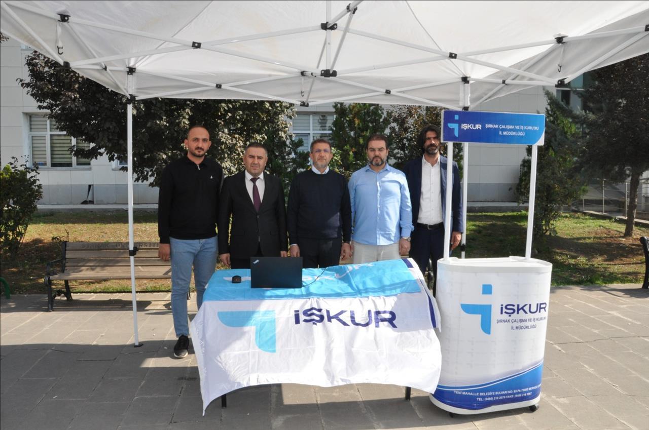 rektor-alkis-iskur-genclik-programi-standini-ziyaret-etti
