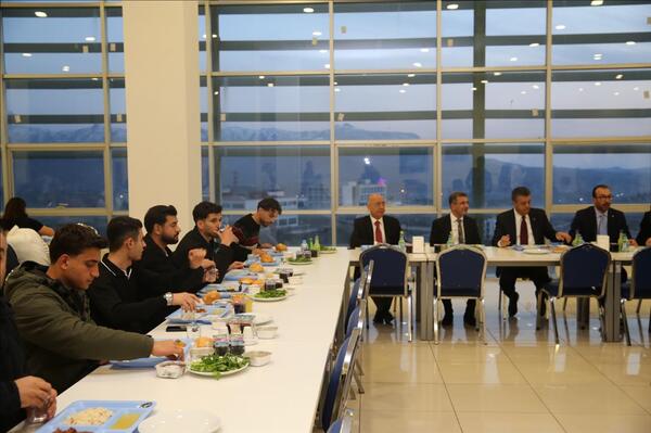 Rektör Alkış ve Başkan Yarka öğrencilerimizle iftarda buluştu