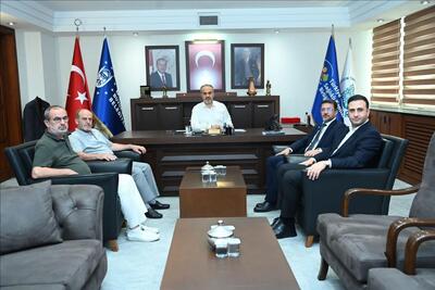 Rektörümüz Prof. Dr. Abdurrahim Alkış, Bursa Büyük Şehir Belediye Başkanı Alinur Aktaş’ı ziyaret etti 