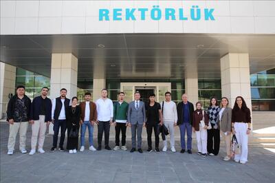 rektorumuz-prof-dr-abdurrahim-alkis-petrol-ve-dogalgaz-muhendisligi-bolumu-ogrencileriyle-bir-ara