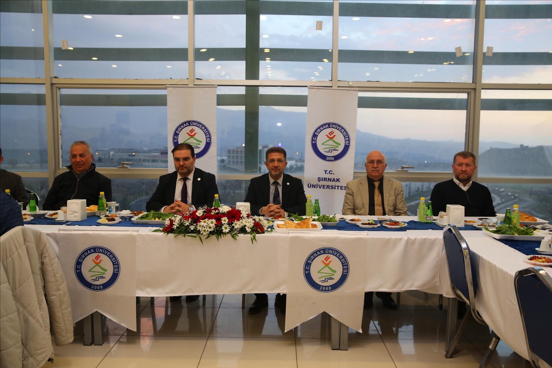 rektorumuz-prof-dr-alkis-akademik-ve-idari-personelle-iftar-yemeginde-bulustu