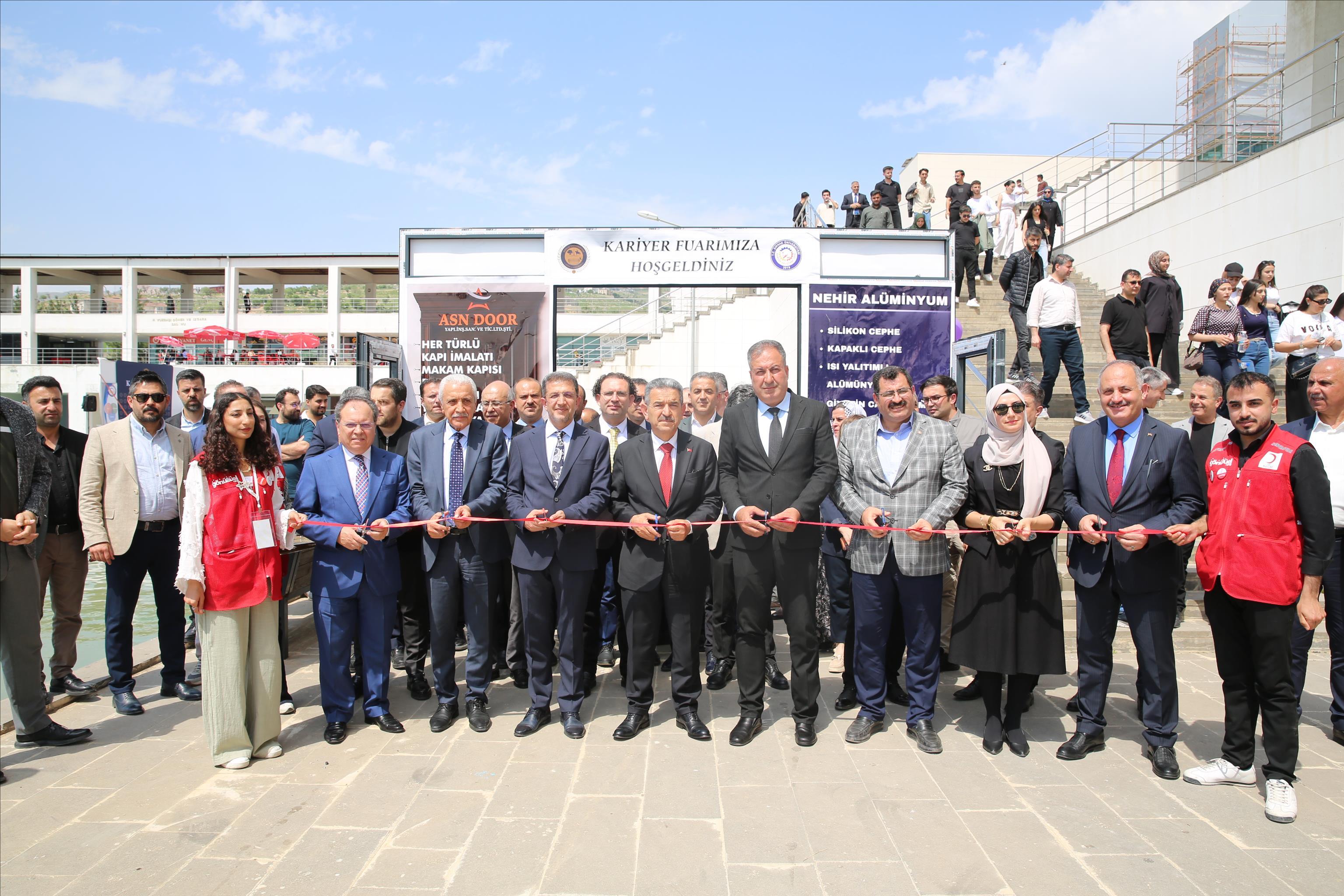 sukaf-2026-kapilarini-acti-60-kurum-ve-kurulus-ogrencilerimizle-bulustu