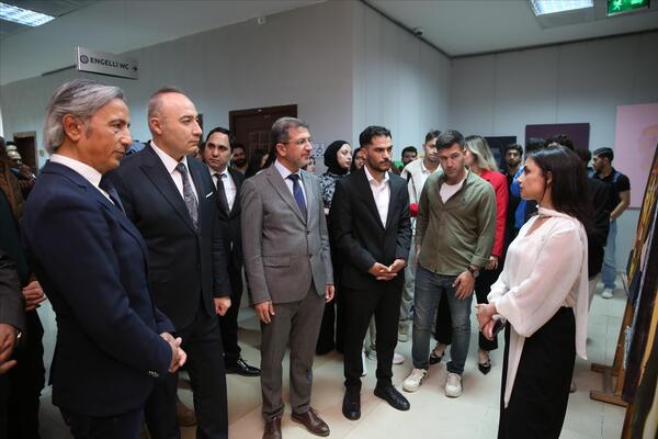 universitemiz-guzel-sanatlar-fakultesi-resim-bolumunden-mezuniyet-sergisi