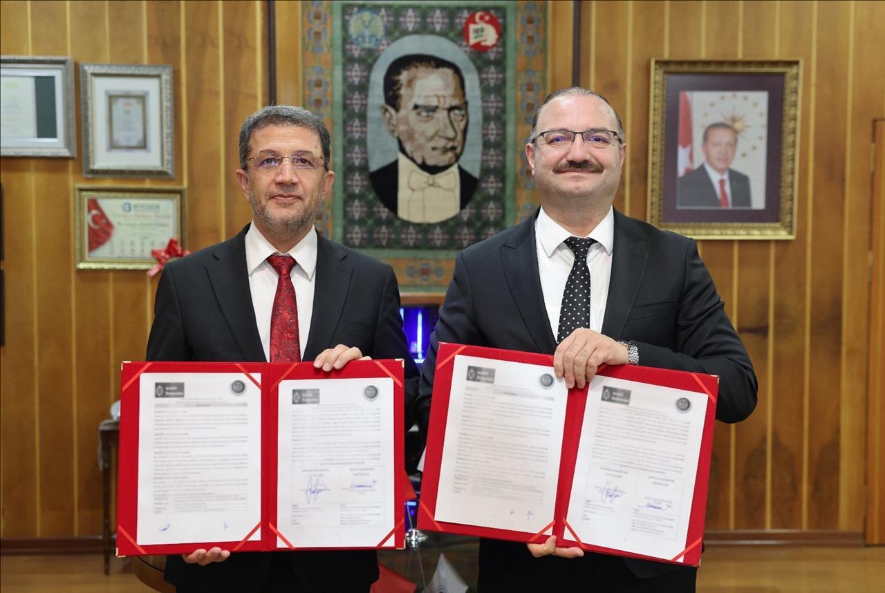 universitemiz-ile-ataturk-universitesi-arasinda-is-birligi-protokolu-imzalandi