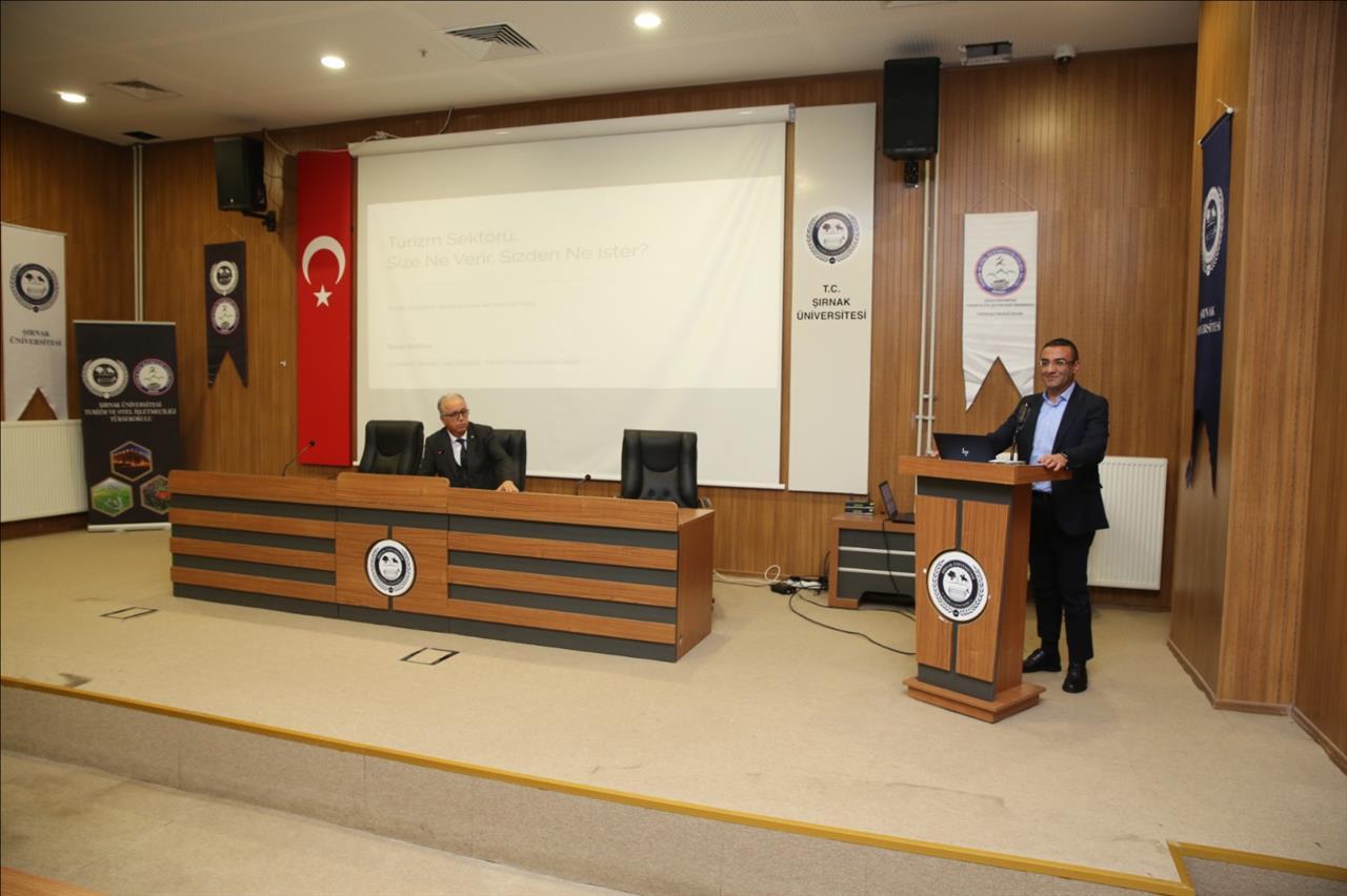 universitemiz-turizm-ve-otel-isletmeciligi-yuksekokulu-ogrencileri-sektorun-onde-gelen-isimleriyle-b