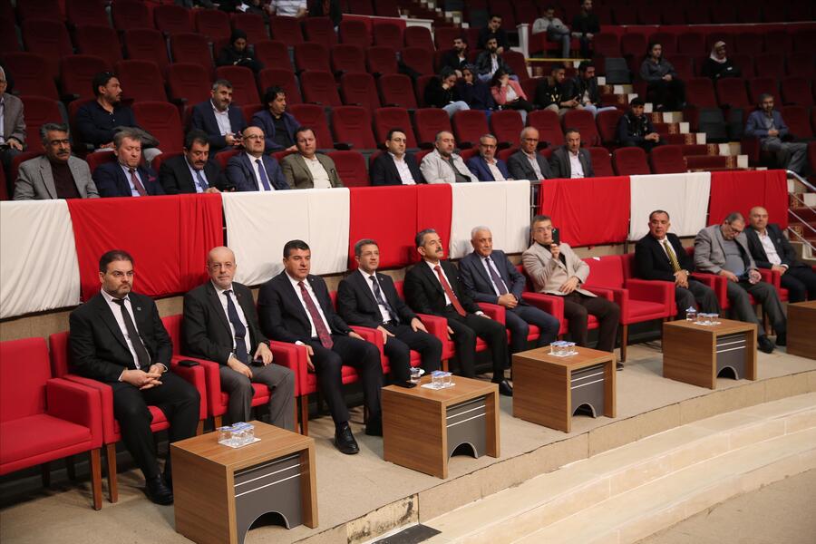 universitemizde-dostlugun-sesi-fethi-gemuhluoglu-paneli-duzenlendi