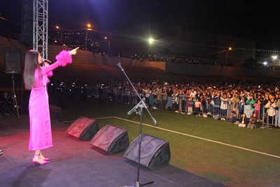Üniversitemizde düzenlenen Gençlik Festivali Elif Buse Doğan Konseri ile başladı