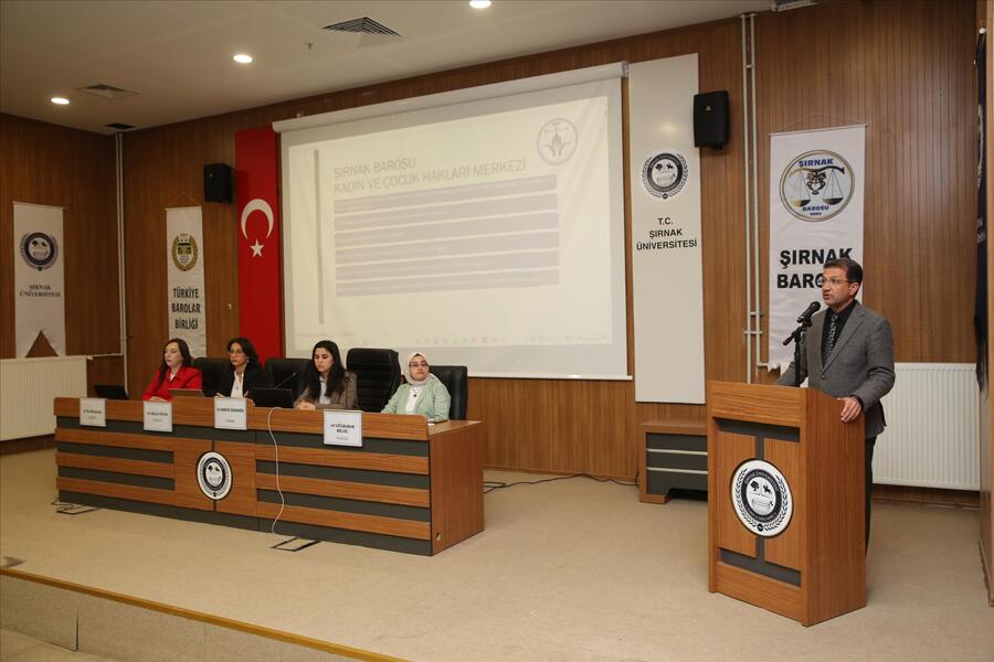 universitemizde-kadin-haklari-paneli-duzenlendi