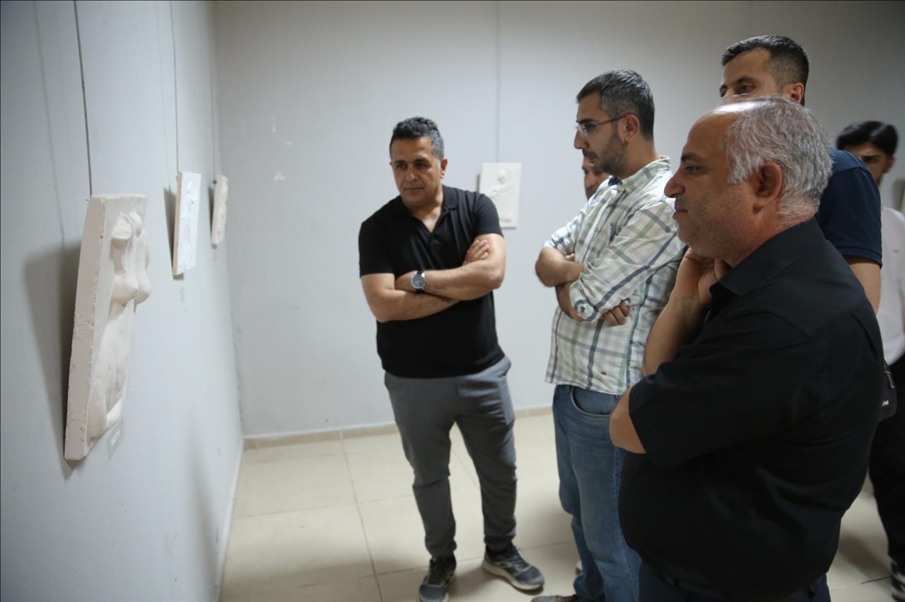 universitemizde-modelaj-ve-uc-boyutlu-bicimlendirme-donem-sonu-sergisi-sanatseverlerle-bulustu