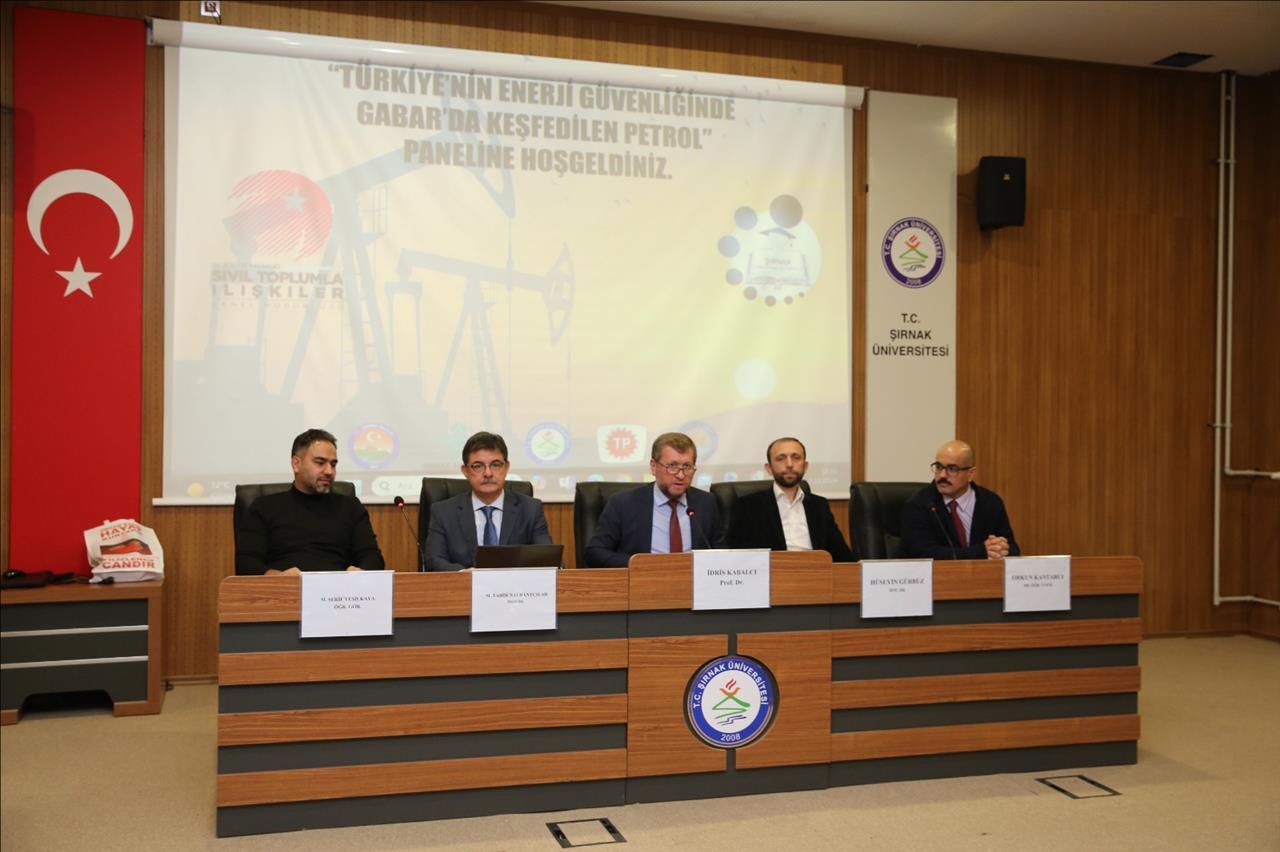 universitemizde-turkiyenin-enerji-guvenliginde-gabarda-kesfedilen-petrol-konulu-panel-duzenlendi