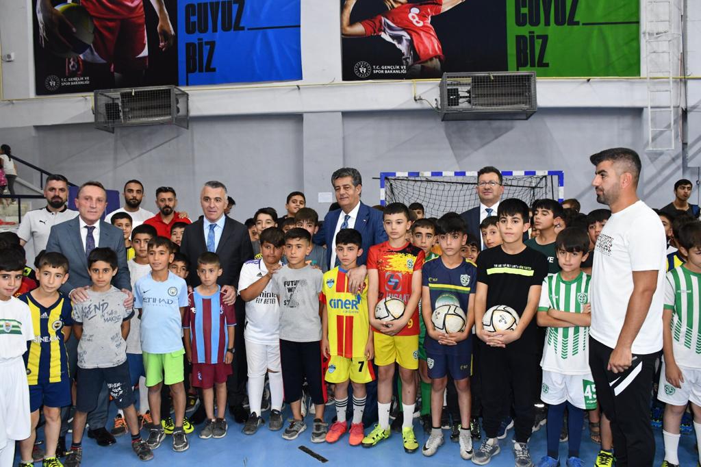 Şırnak'ta yaz spor okulları açıldı...
