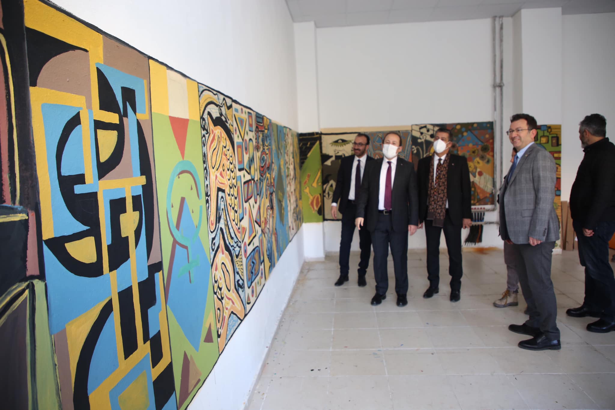 Vali Pehlivan ve Belediye Başkanı Yarka Güzel Sanatlar Fakültemizi  ziyaret etti...
